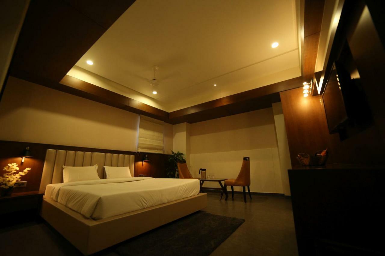 Hotel Avaante Ahmedabad Formerly Known As The Orchid Hotel Exterior photo
